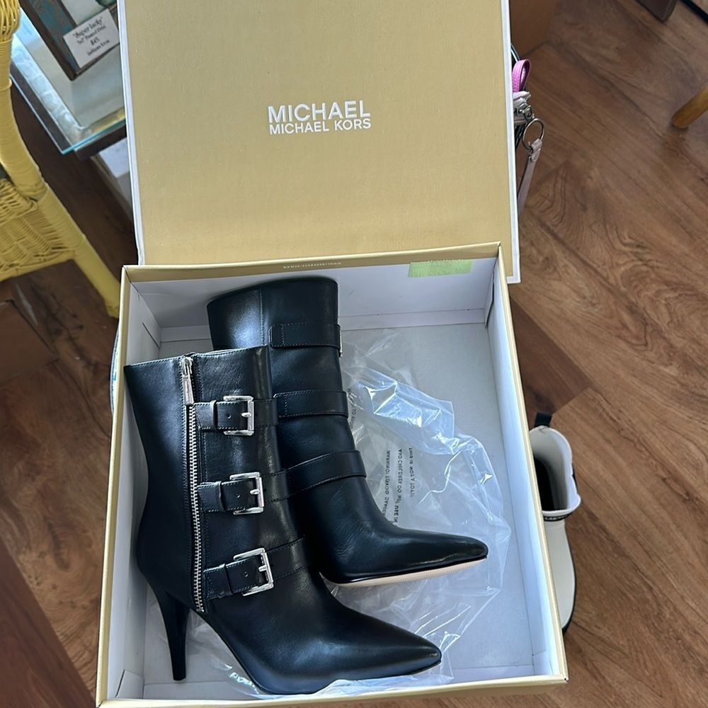 NIB Michael Kors Black Boots w/ Silver Buckles Size 6